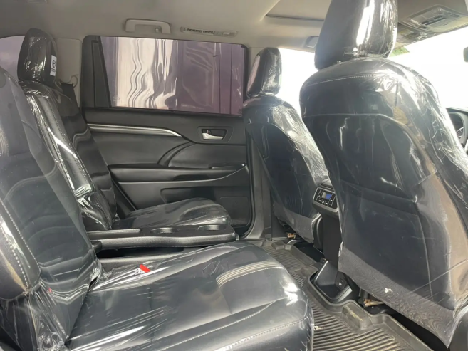 2018 Foreign Used Toyota Highlander – Clean SUV