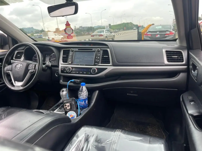 2018 Foreign Used Toyota Highlander – Clean SUV