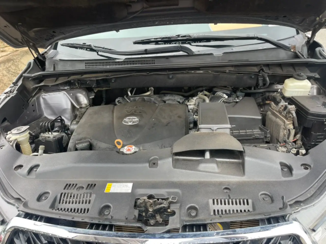 2018 Foreign Used Toyota Highlander – Clean SUV